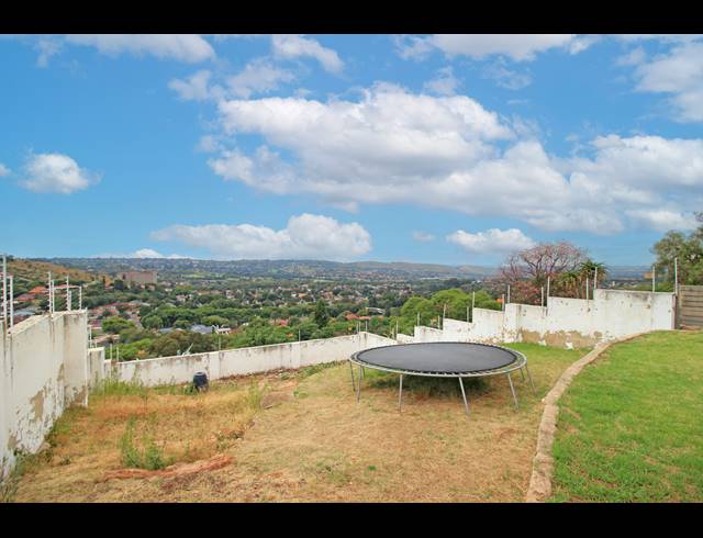 3 BEDROOM HOUSE FOR SALE IN KENSINGTON